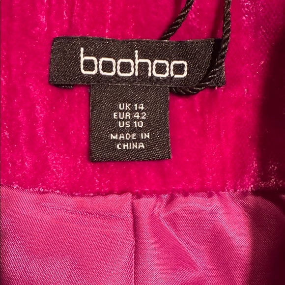 Boohoo Tall Crinkle Velvet Single Breasted Blazer in Magenta Pink - Picture 2 of 10